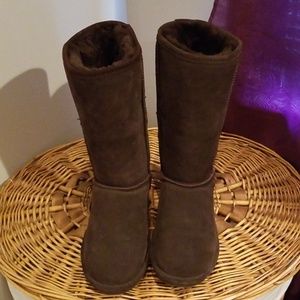 Bearpaw brown boots, size 8